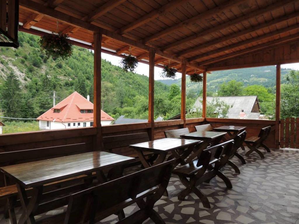 Pensiunea Perla Ariesului Albac Bagian luar foto